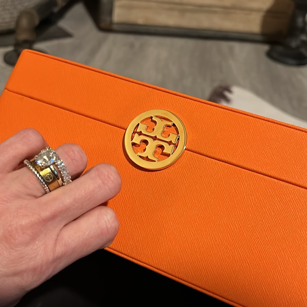 🧡✨Tory Burch Storage/Jewelry Signature Orange Box w/Gold Logo✨🧡